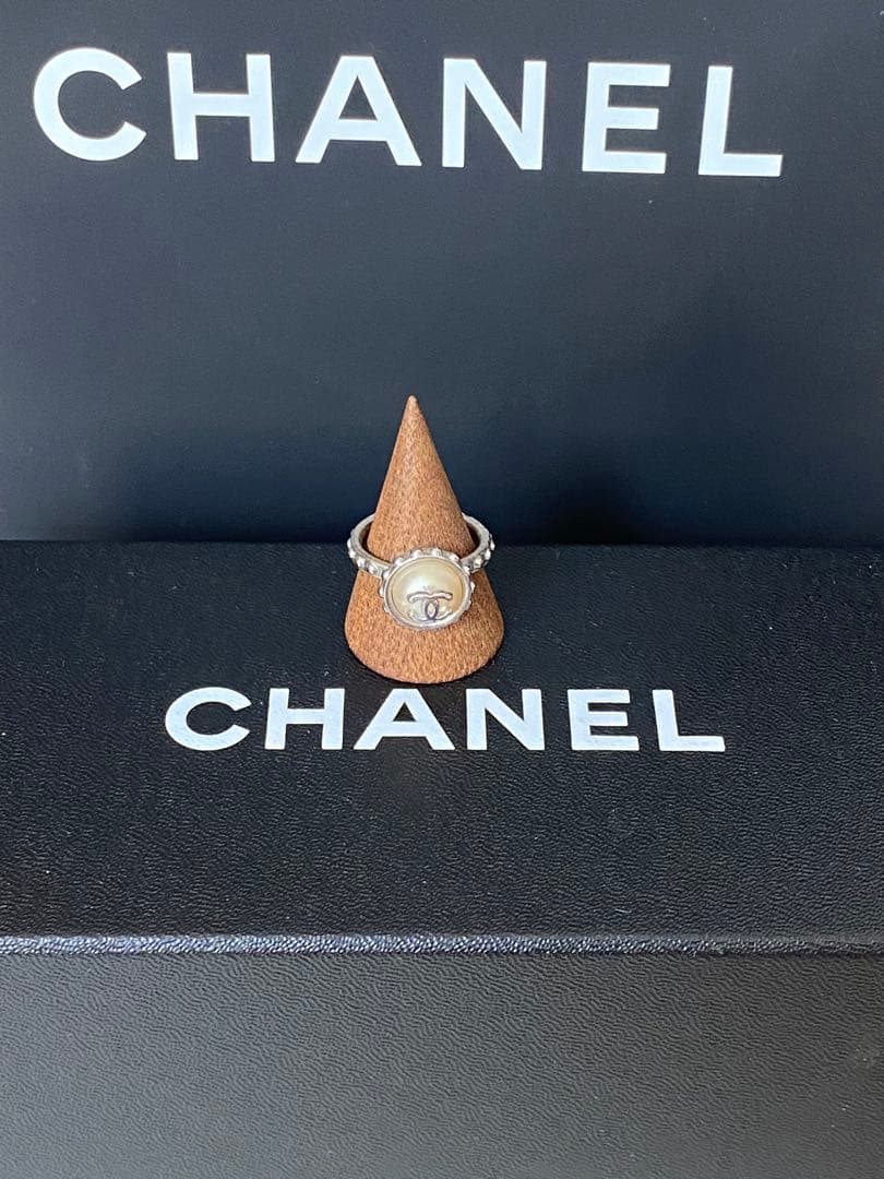 みーたん様専用 シャネル 超美品 ロゴ入りパール調リング サイズ12号