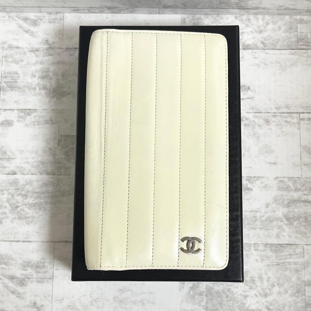 いちご様 CHANEL マドモアゼルライン ココマーク ステッチ 長財布 白