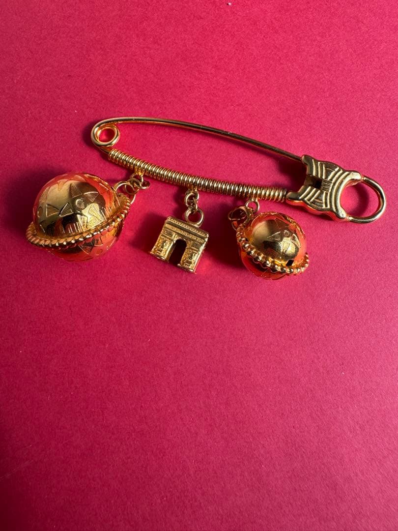 美品　セリーヌ 凱旋門 スターボール ヴィンテージ　ブローチ 109a83485984c2cf47af749e5dc35a