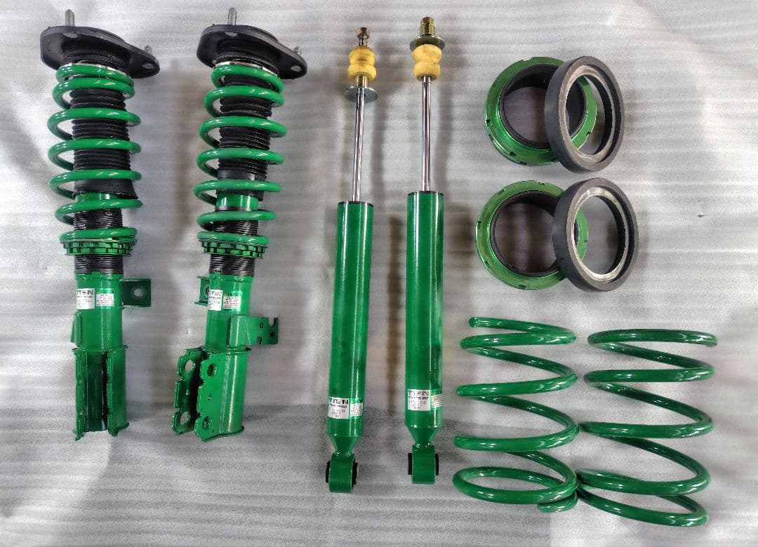 トヨタ　アイシス　車高調 LARGUS ONLINE SHOP / トヨタ アイシス ANM15W 4WD SpecS 車高調キット