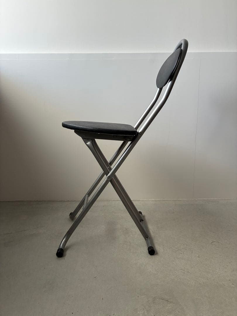 ポストモダン 折りたたみ椅子 黒 ビンテージ - メルカリ