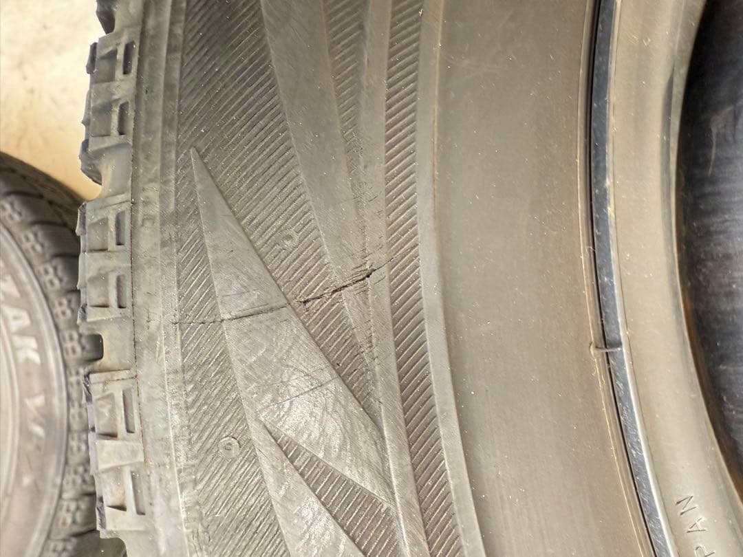 BLIZZAK 205/60R16 スタッドレスホイールセット 兵庫県引取り限定