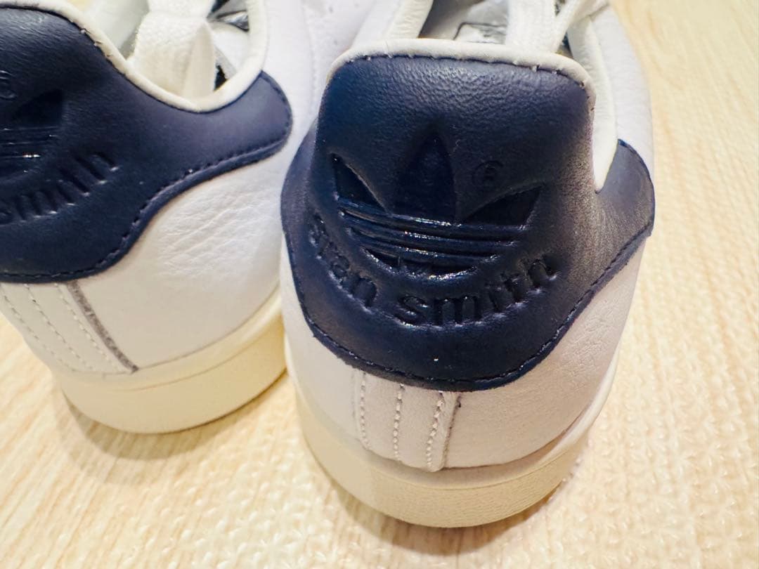 adidas StanSmith ホワイト/ネイビー　23.5cm