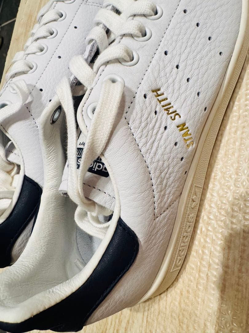 adidas StanSmith ホワイト/ネイビー　23.5cm