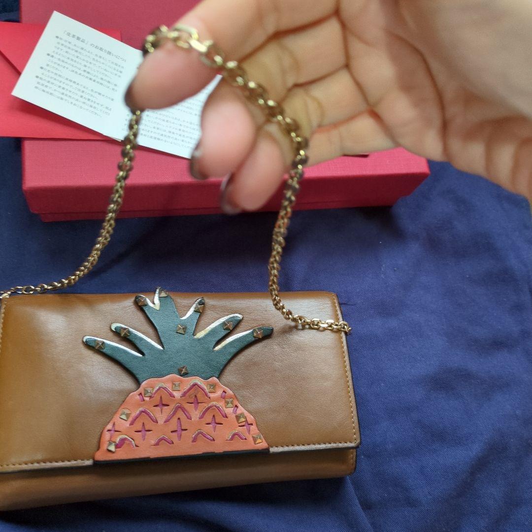 VALENTINOガラヴァーニ 長財布 スタッズ パイナップル