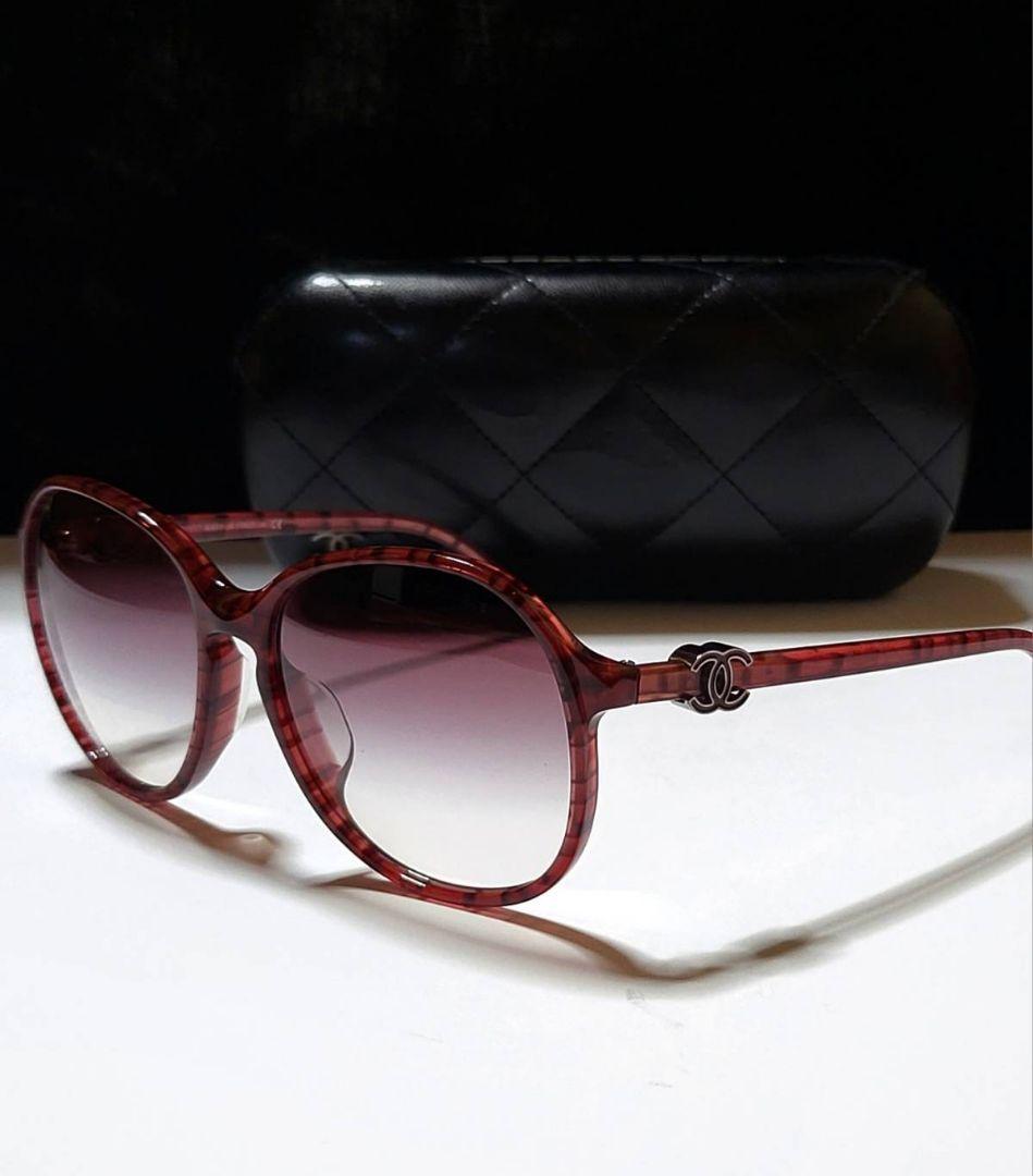 ◆CHANEL　シャネル◆ロゴ付き　サングラス　ケース付き CHANEL（シャネル） 【専用ケース付属】CHANEL サングラス レディース