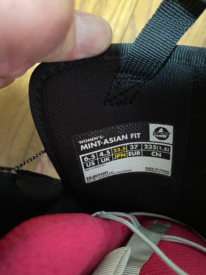 【新品未使用】BURTON MINT ASIAN FIT 23.5cm