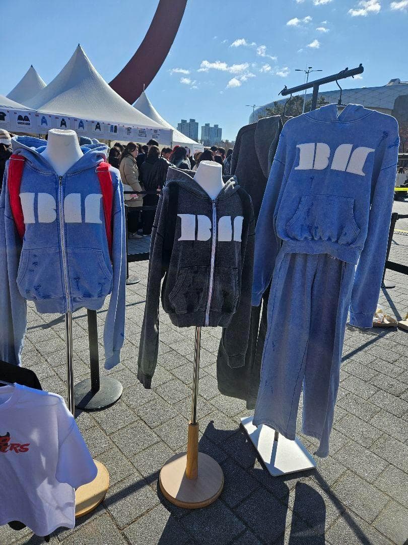 L フーディ パーカー babymonster ソウルコン ベビモン 韓国 - メルカリ