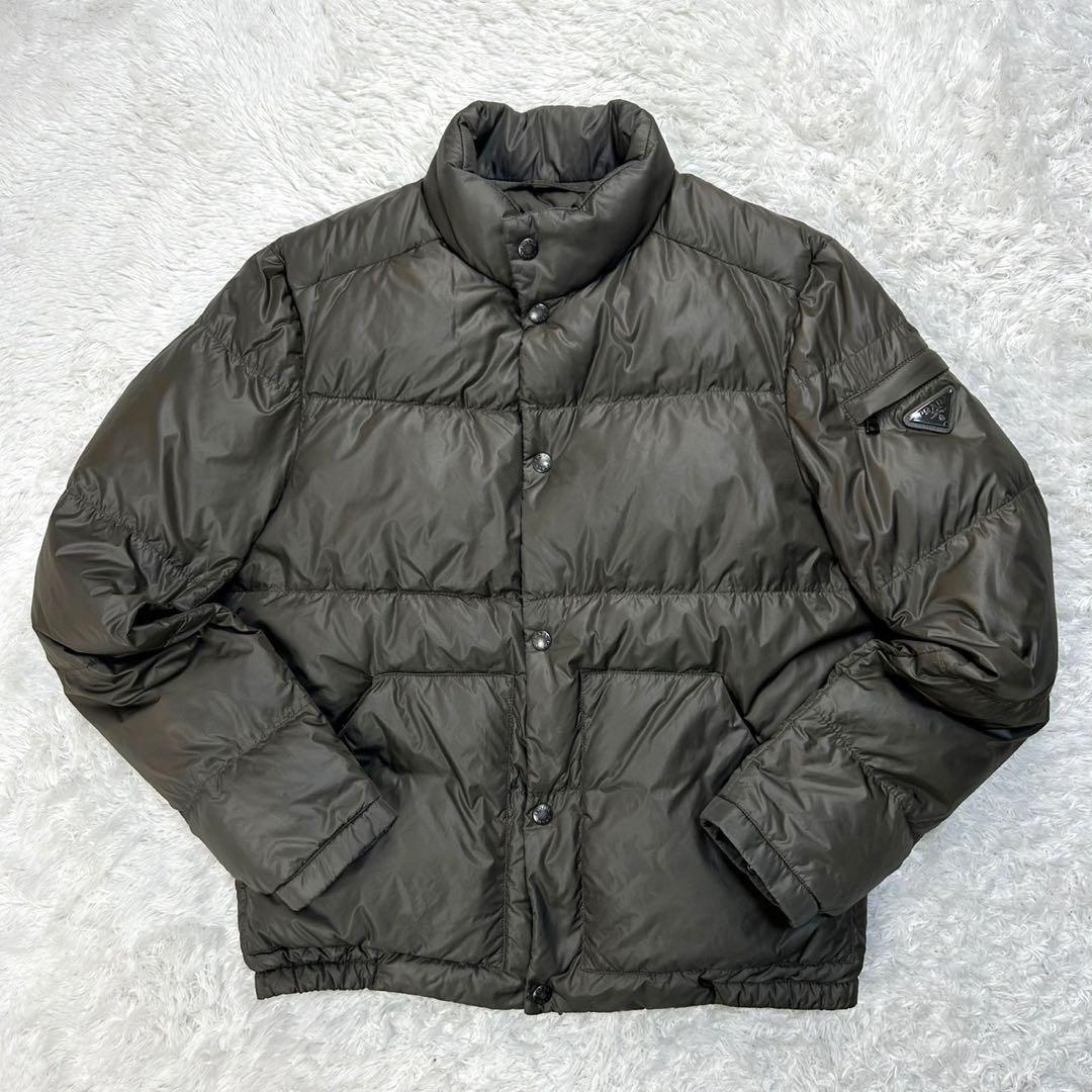 5685【希少カーキ・人気48サイズ】プラダ‪☆三角プレートロゴ入り‬