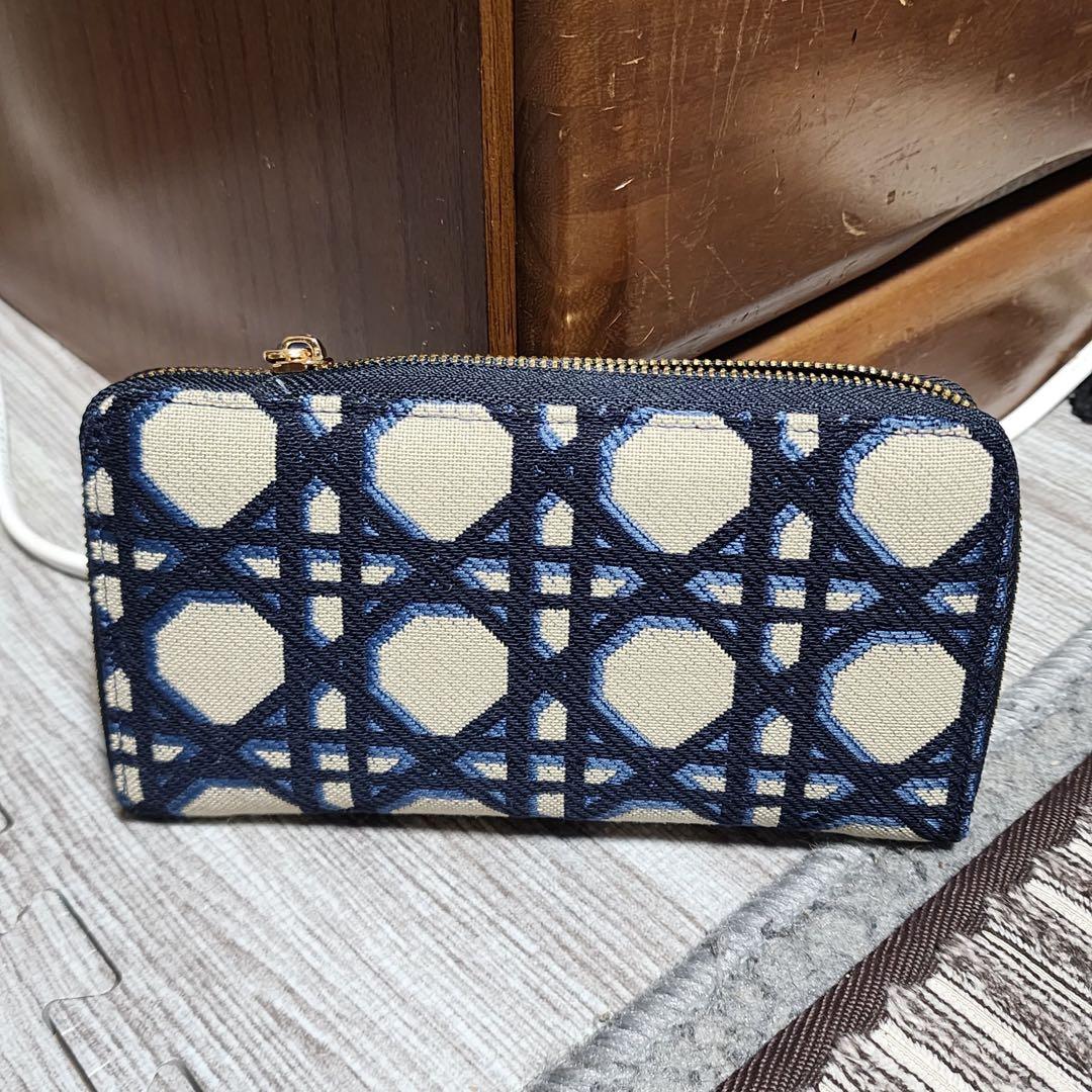 Christian Dior 長財布 ラウンドジップ 総柄 ノベルティ - メルカリ