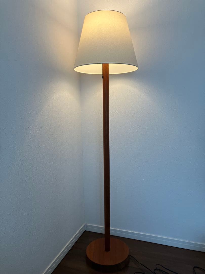 ビンテージ チーク フロアライト 動作確認済 ビンテージ チーク フロアライト 動作確認済 ビンテージ チーク フロア