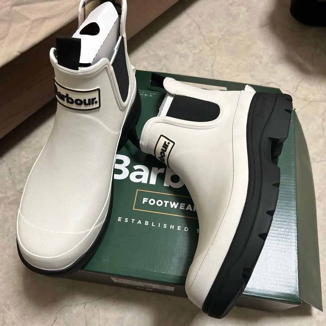 emmi×Barbour レインブーツ　新品未使用 emmi(エミ)】英国を代表する老舗ブランド「Barbour（バブアー）」との