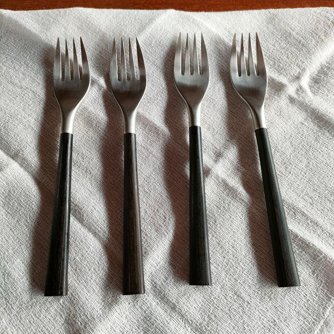 柳宗理　黒柄カトラリー デザートフォーク4本刃　 4本セット 柳 宗理 黒柄 デザートフォーク（4本刃）(黒柄 デザートフォーク（4本