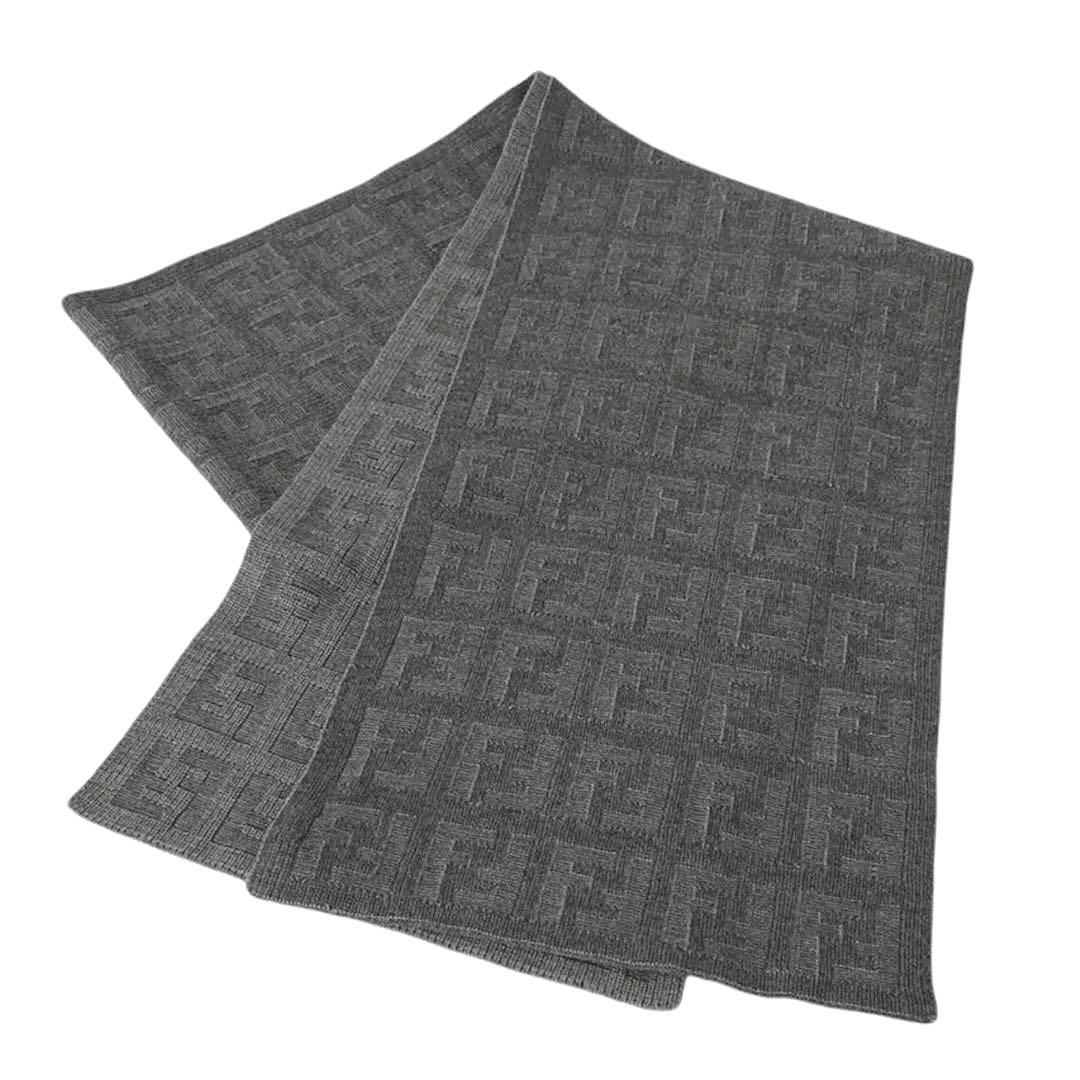 さち ☆I-4697 FENDI フェンディ グレー系 ウール マフラー 中古・古着通販】FENDI (フェンディ) ウールマフラー グレー｜ブランド
