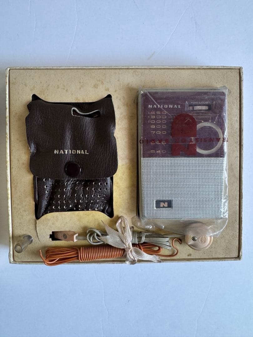 デッドストック！！ナショナル　6石超小型トランジスタラジオ　AT-130 デッドストック！！ナショナル 6石超小型トランジスタラジオ AT-130