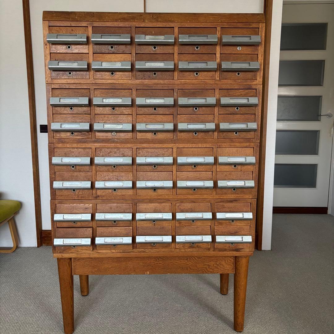 しげ様 図書館 キャビネット カード入 レトロ 店舗 アンティーク 什器 家具 レトロな図書カード入れが入荷しております☘️ #図書カード入れ #図書