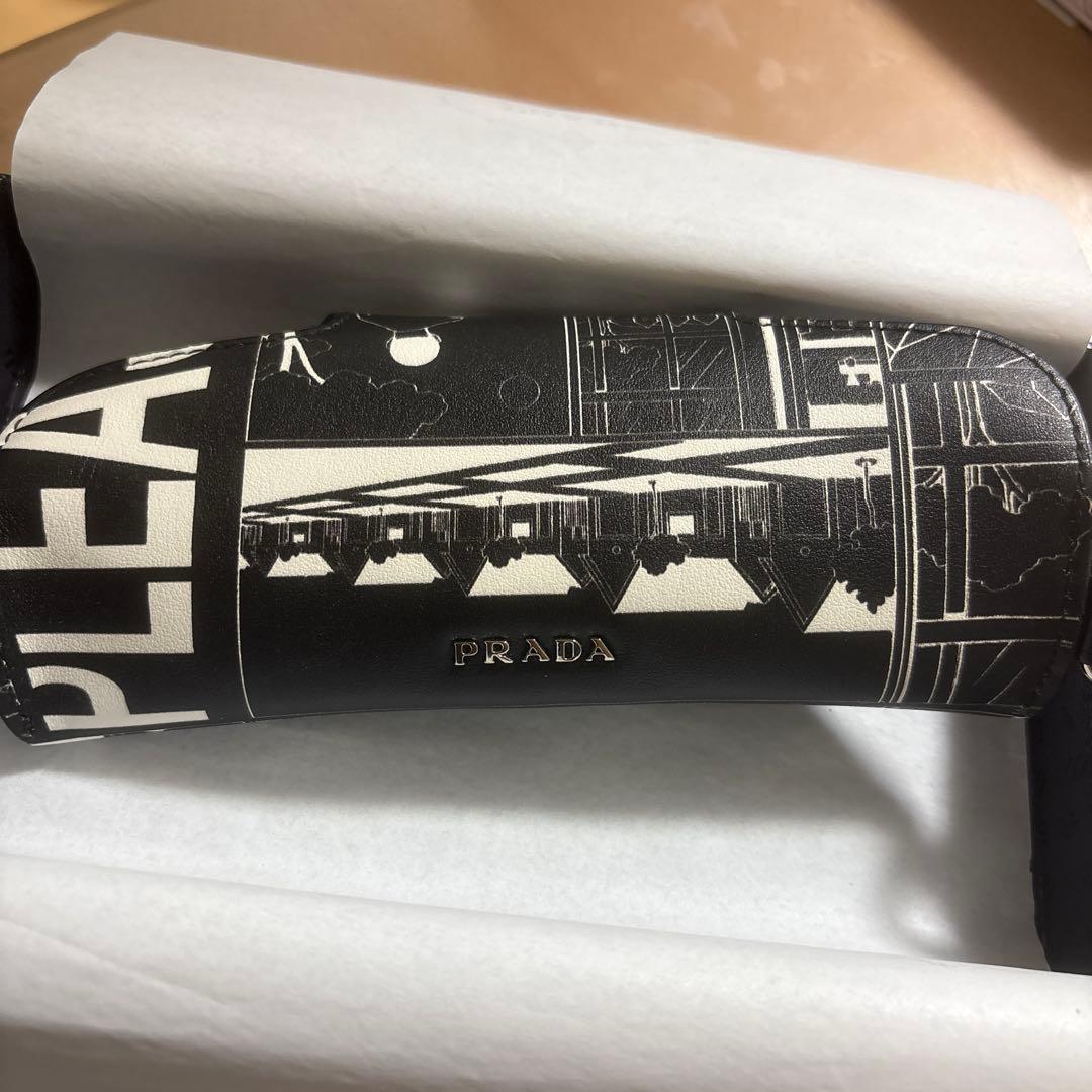 PRADA 18SS コミック柄アイウェアケース メガネケース