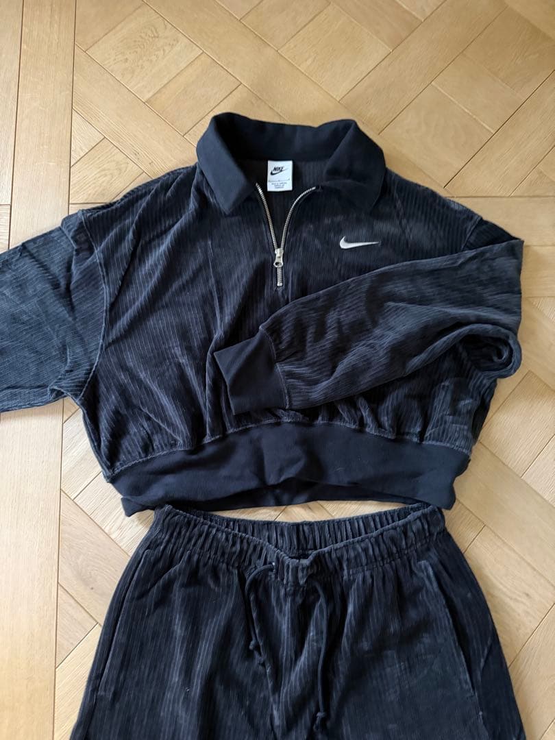 Nike コーデュロイ ブラック セットアップ 安い