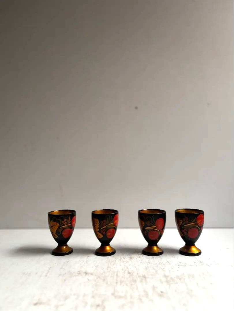 866 ヴィンテージ ロシア伝統工芸 ホフロマ塗り 小さな杯 4点組 未使用
