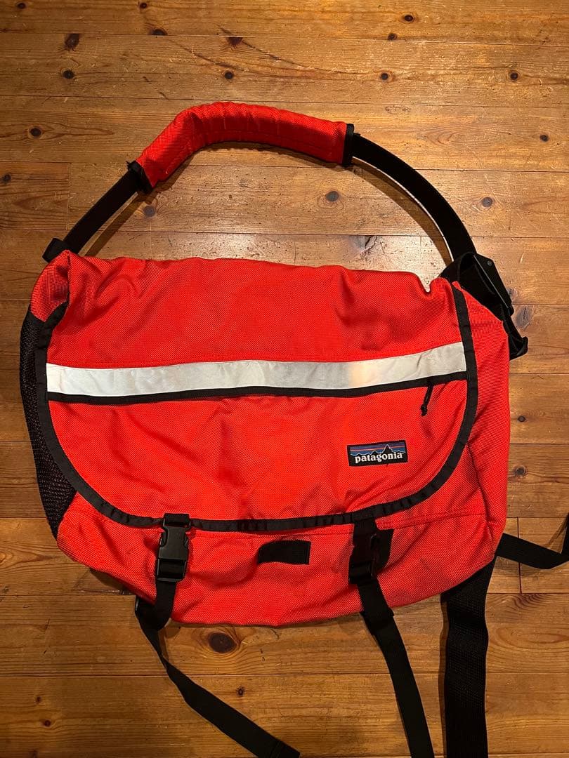 patagonia メッセンジャーバッグ　usa patagoniaパタゴニア ナイロン メッセンジャーバッグ 紺 - Sixpacjoe