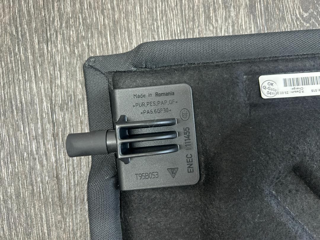 ポルシェ マカン ラゲッジカバー トノカバー 純正 - メルカリ