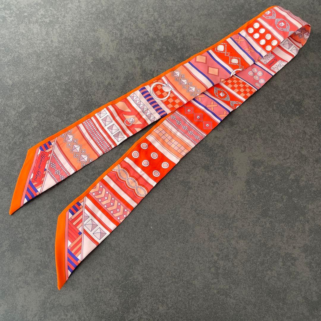 エルメスHERMÈS 銀座正規店購入 カデナ柄スカーフ ロゴあり ツイリー