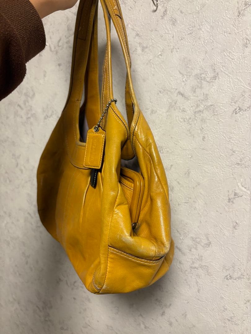 COACH 】コーチ 黄色 チャーム付き レザー トートバッグ ハンドバッグ