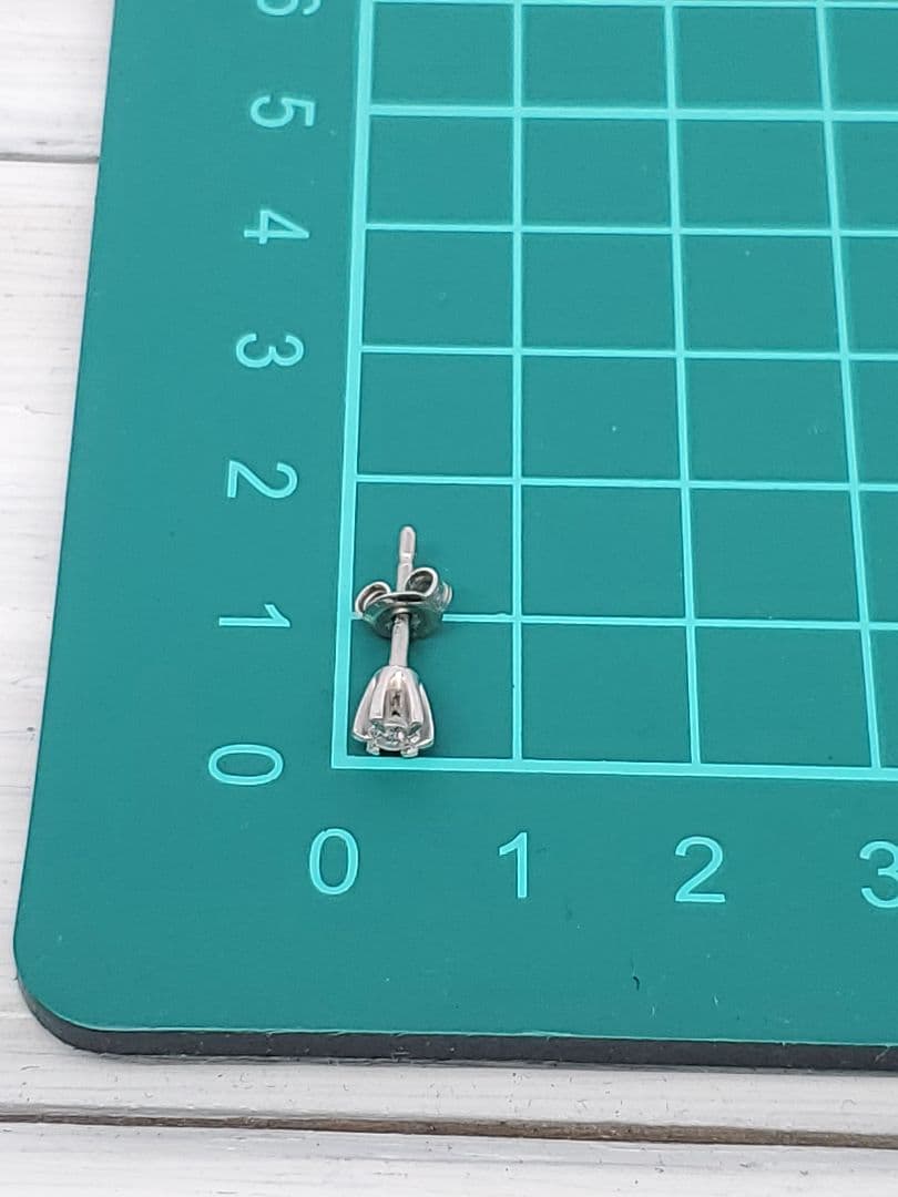 Pt900 ダイヤ　ピアス　0.11ct 片耳　ダイヤモンド