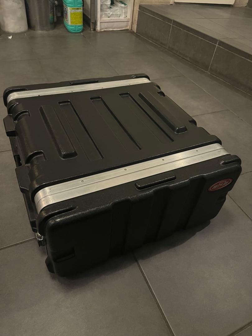 SKB 4U ラックケース 1SKB-904U Amazon.com: SKB Studio Flyer Rack Case 4U - Durable Mobile Studio