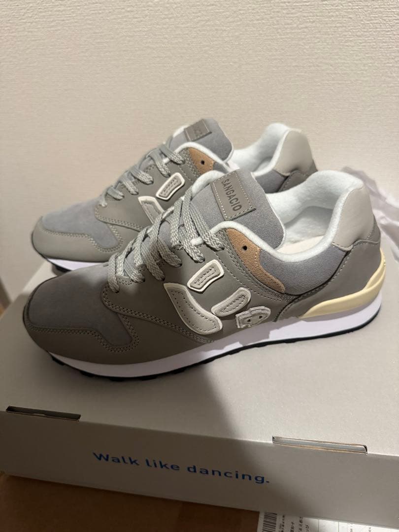 新品 にゅーSANGACIO グレー スニーカー24.5cm にゅ〜ず NYU'S（SANGACIO）「にゅ」スニーカー 24.5cm グレー - メルカリ