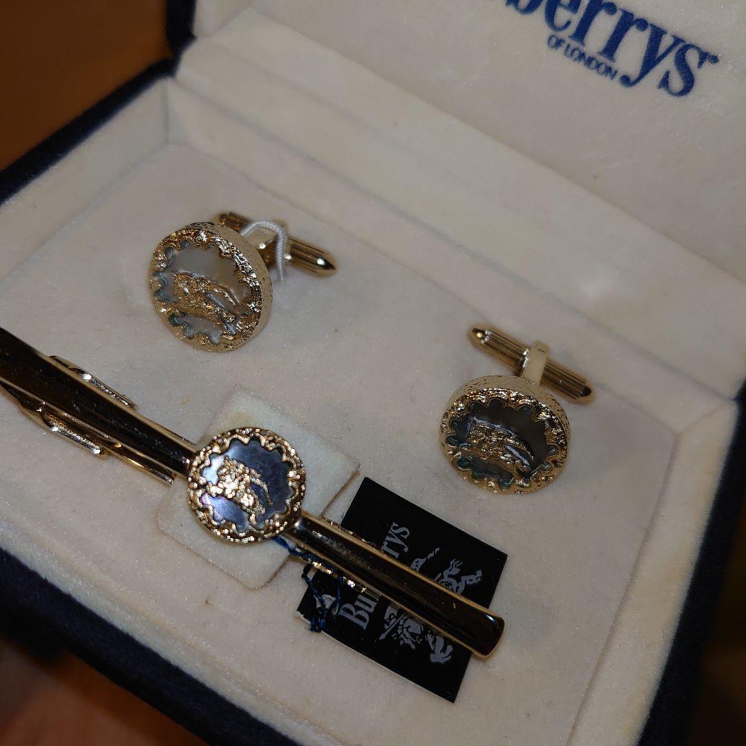 Burberry☆ ネクタイピン カフスボタン3点セット 外箱付き