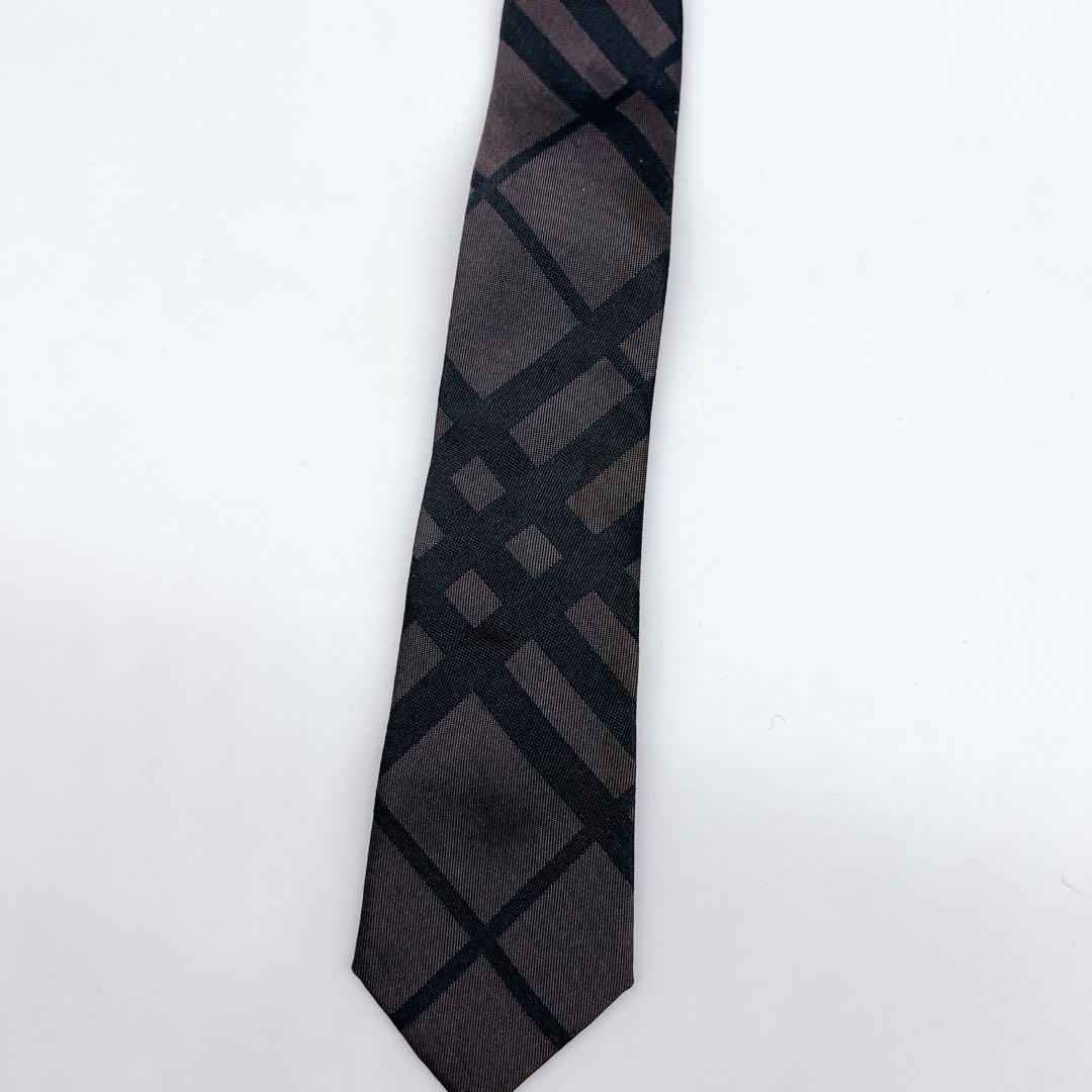 《超高級✨極美品》バーバリー フォーマル スーツ セットアップ ピンバッジ 黒