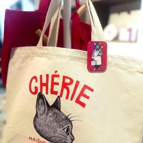 シェリーメゾンドビスキュイ ヒグチユウコ トートバッグ 缶バッチ付