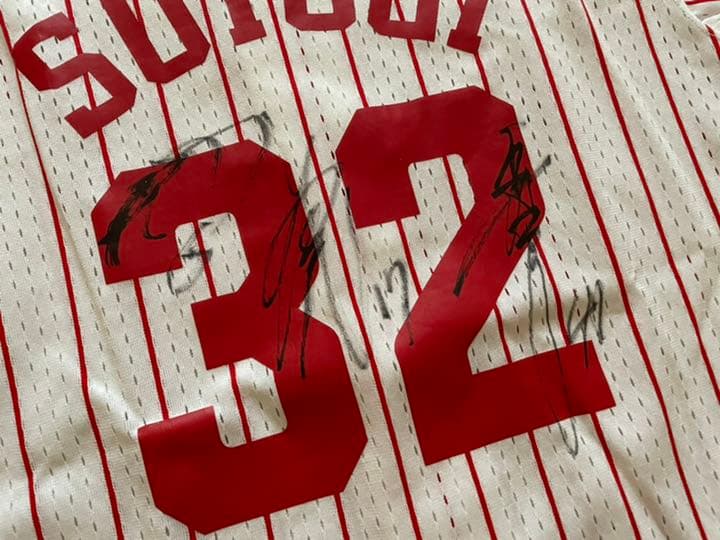 広島カープ◇梵英心 32番ユニフォーム◇3選手サイン入り - メルカリ