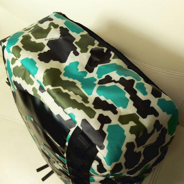 ノースフェイス ヒューズボックス ジェイデングリーン 30L リュック