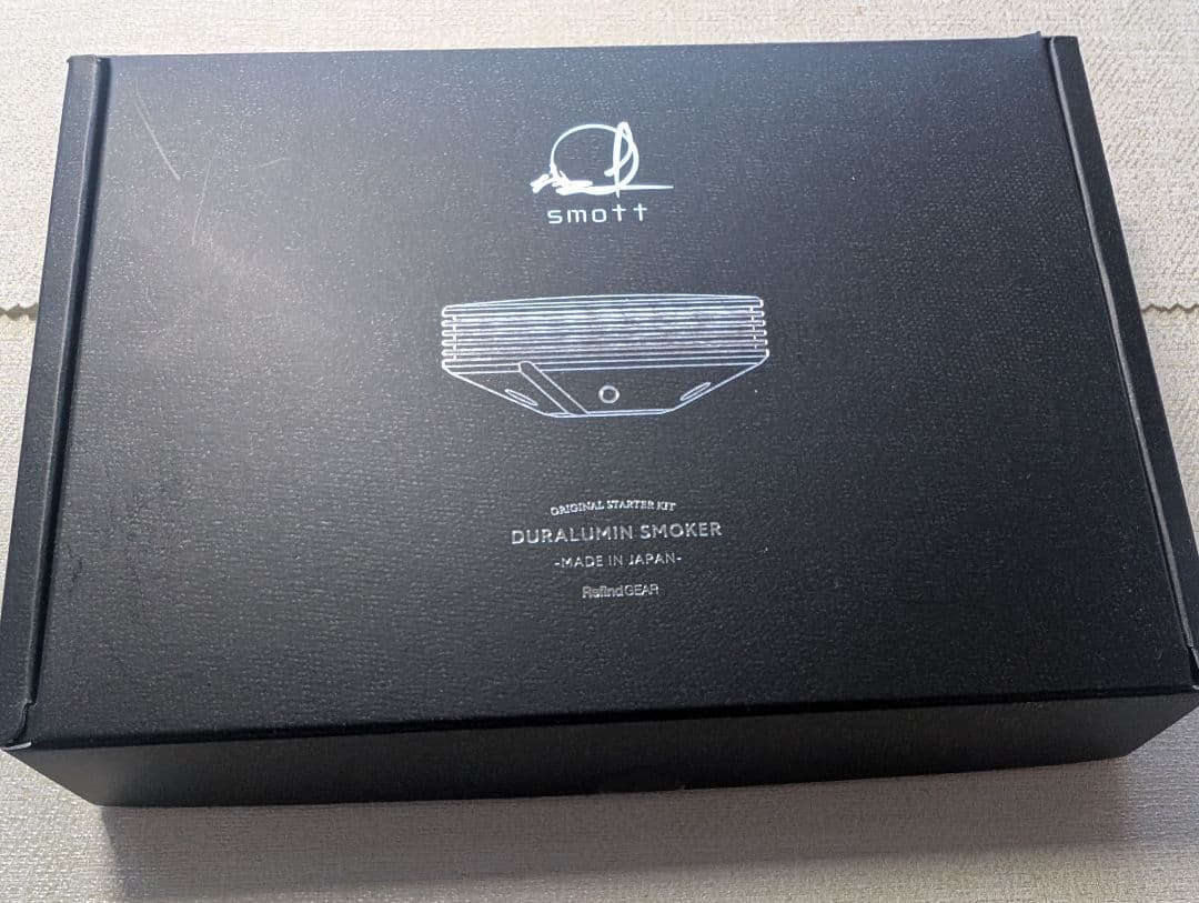 バーベキュー・調理用品 smott DURALUMIN SMOKER 株式会社DROMの製品- smott | 電子タバコ事業を中心に幸せなモノ