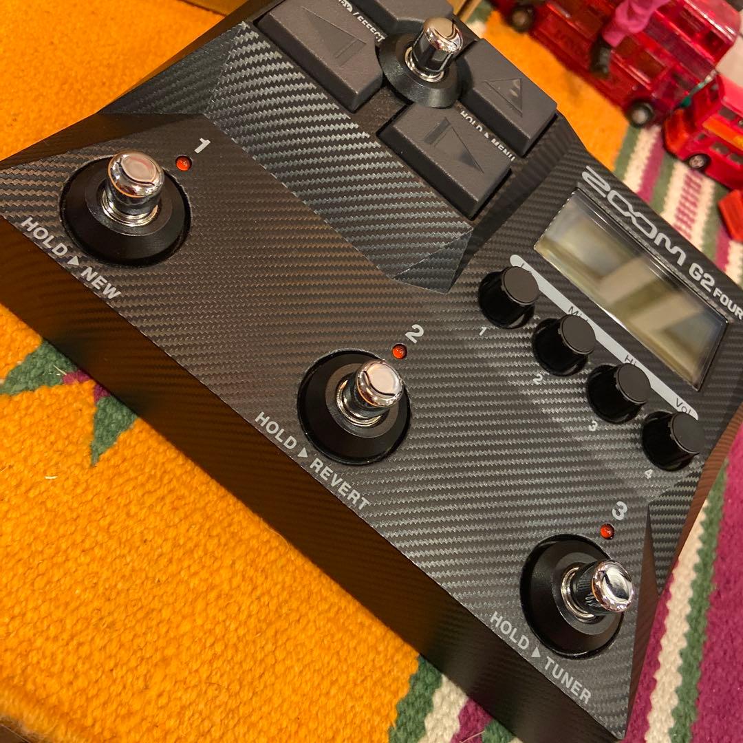 ZOOM G2 FOUR 傷なし 極美品 値下げ不可 G2 ZOOM FOUR 傷なし 極美品