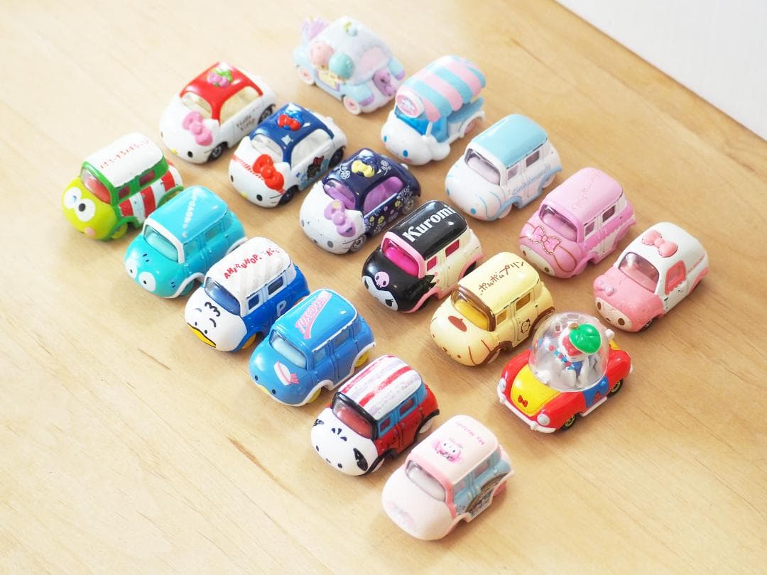 廃盤 ドリームトミカ☆サンリオ 17台セット ハローキティ ミニカー