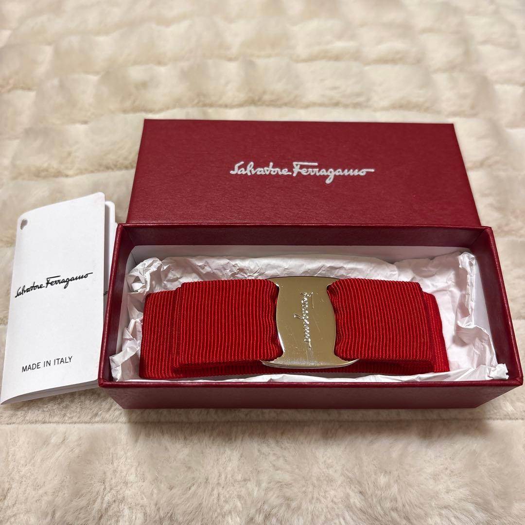 【千花さん専用】フェラガモ ヴァラ リボン　バレッタ　赤　髪留め サルバトーレフェラガモ Salvatore Ferragamo バレッタ 342019 998990