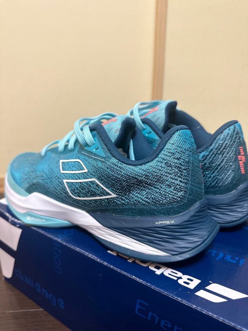 バボラテニスシューズ　オムニコート用　25.5cm