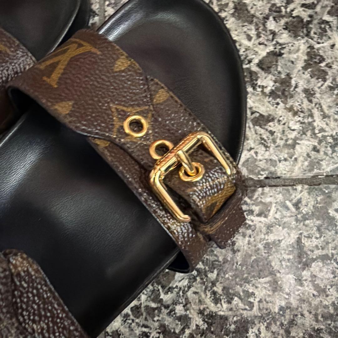 Louis Vuitton ロゴ入りフラットサンダル