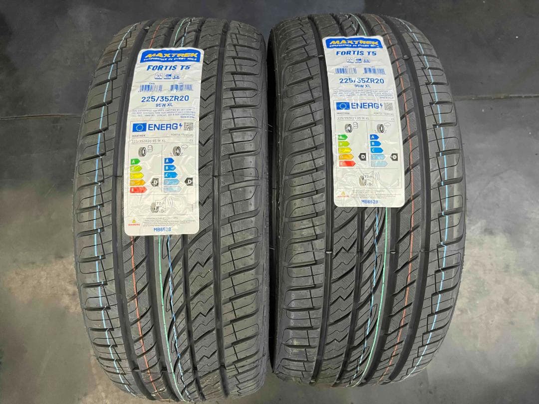 225/35R20 2本 マックストレック ローダウン 引っ張りハイエース 225/35R20 1本 マックストレック ローダウン 引っ張りハイエース