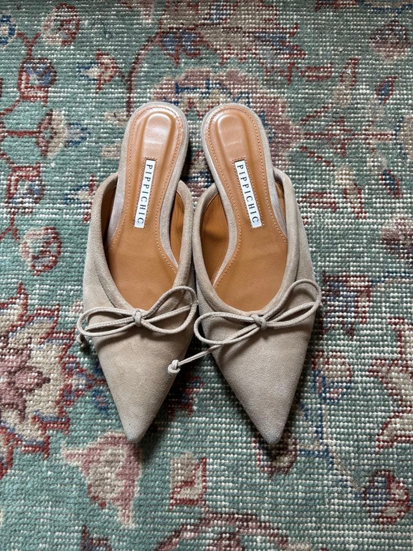 PIPPICHIC ベージュ リボン付きミュール - メルカリ