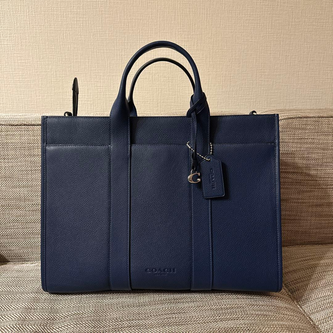 COACH ネイビー レザーウェスリー トートバッグ - メルカリ