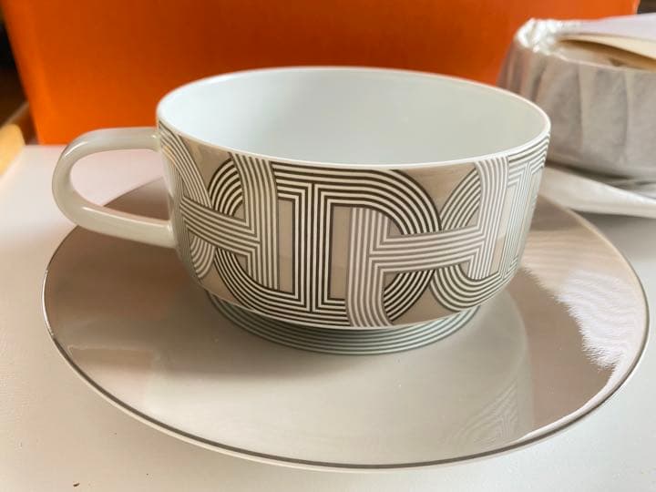 新品未使用品】HERMES ラリー24 ティーカップ&ソーサー 2セット - メルカリ