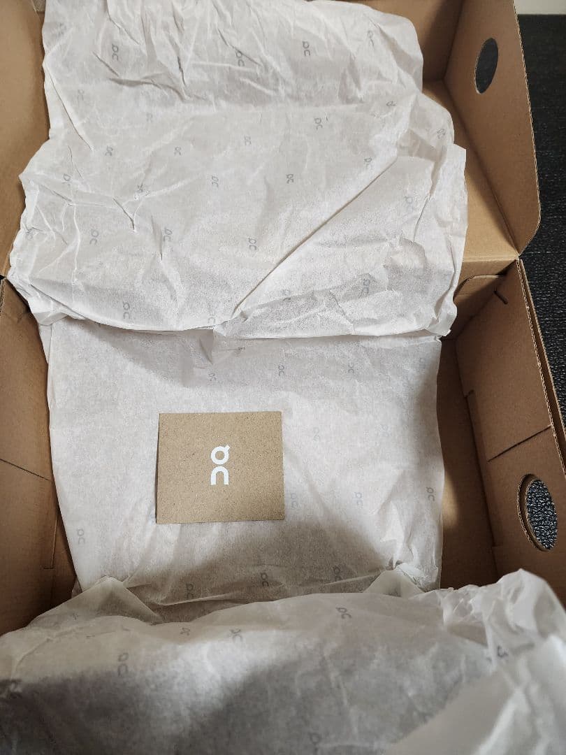 よよよon ベージュ スニーカー　23.5cm