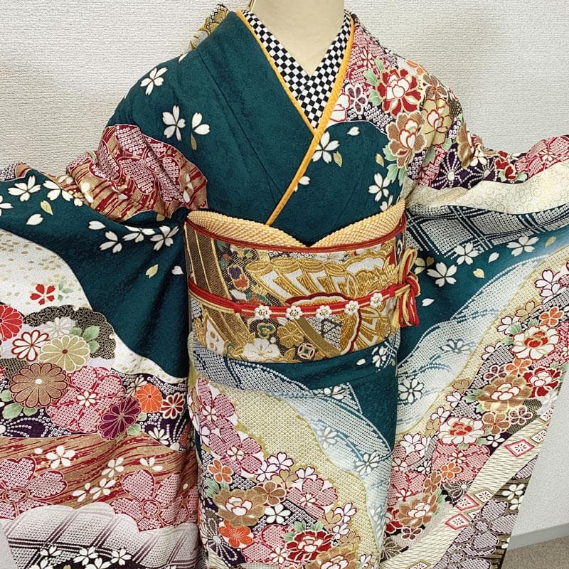 602z52☆中振袖 古典柄 金駒刺繍 金彩 青緑☆美品 成人式結婚式 十三