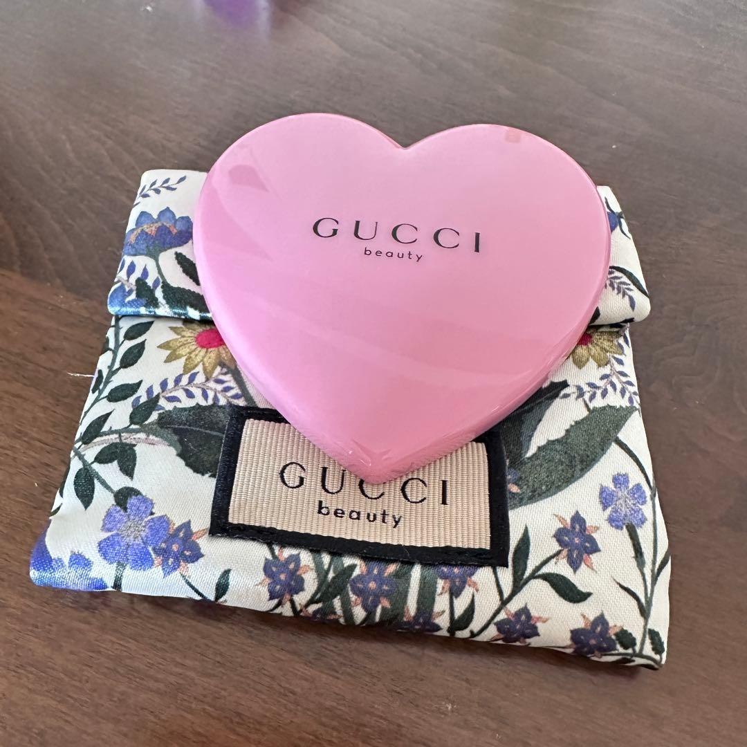 GUCCI ハート型ミラー 布製ケース付き - メルカリ