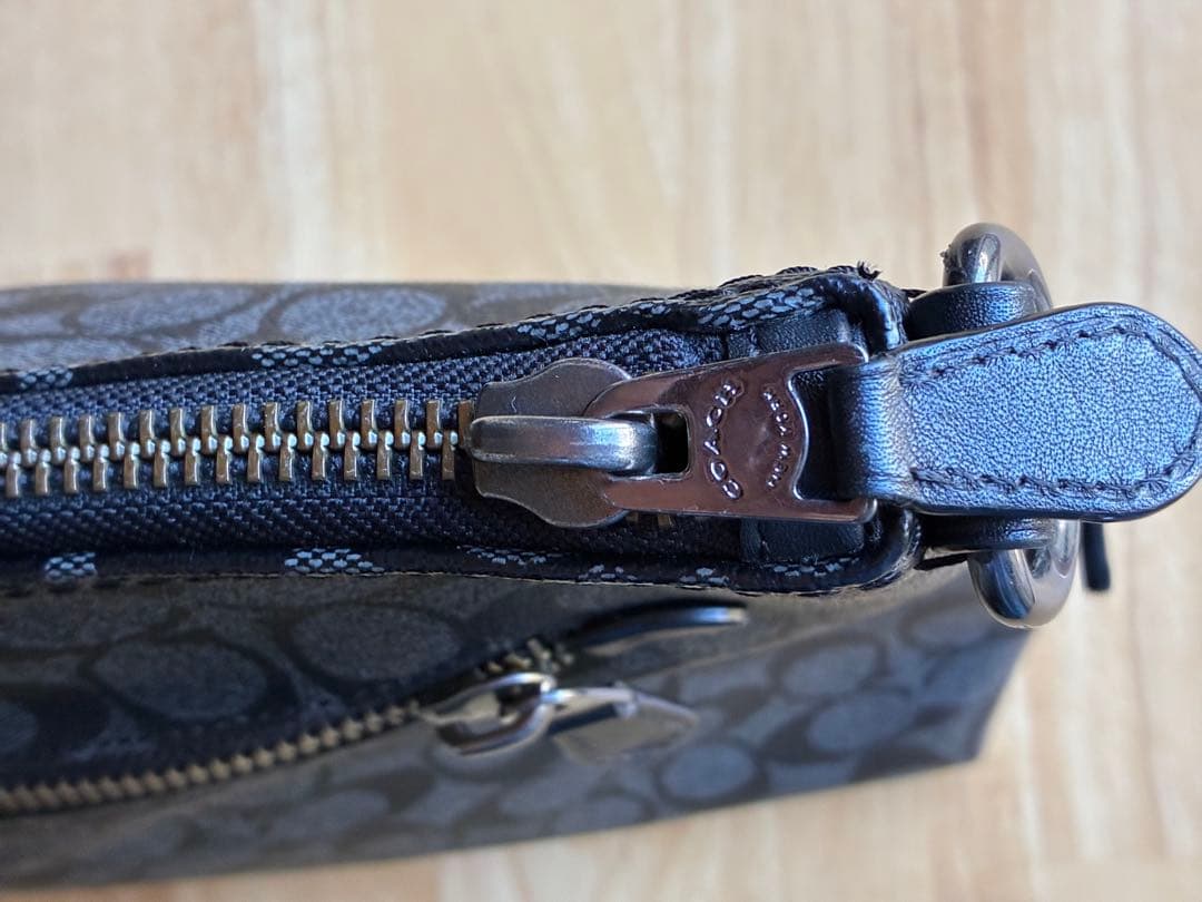 本日終了 美品 COACH グラハムメッセンジャーバッグ レザーPVC