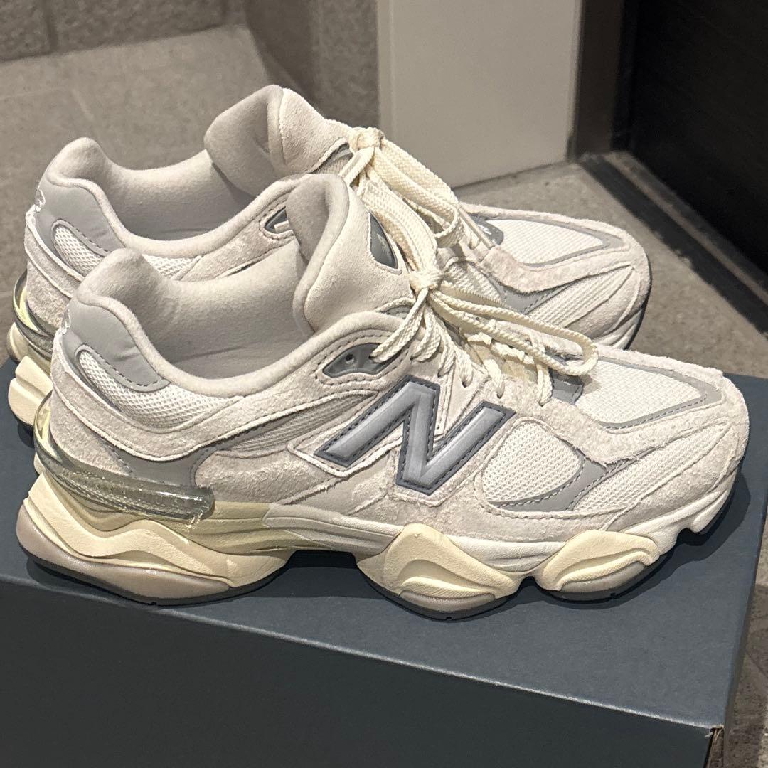 ニューバランス　9060 ホワイト　23.5cm